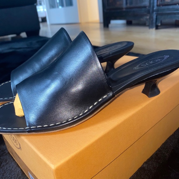 BRAND NEW Tod’s black leather mules size 40/US 9 - Picture 5 of 7
